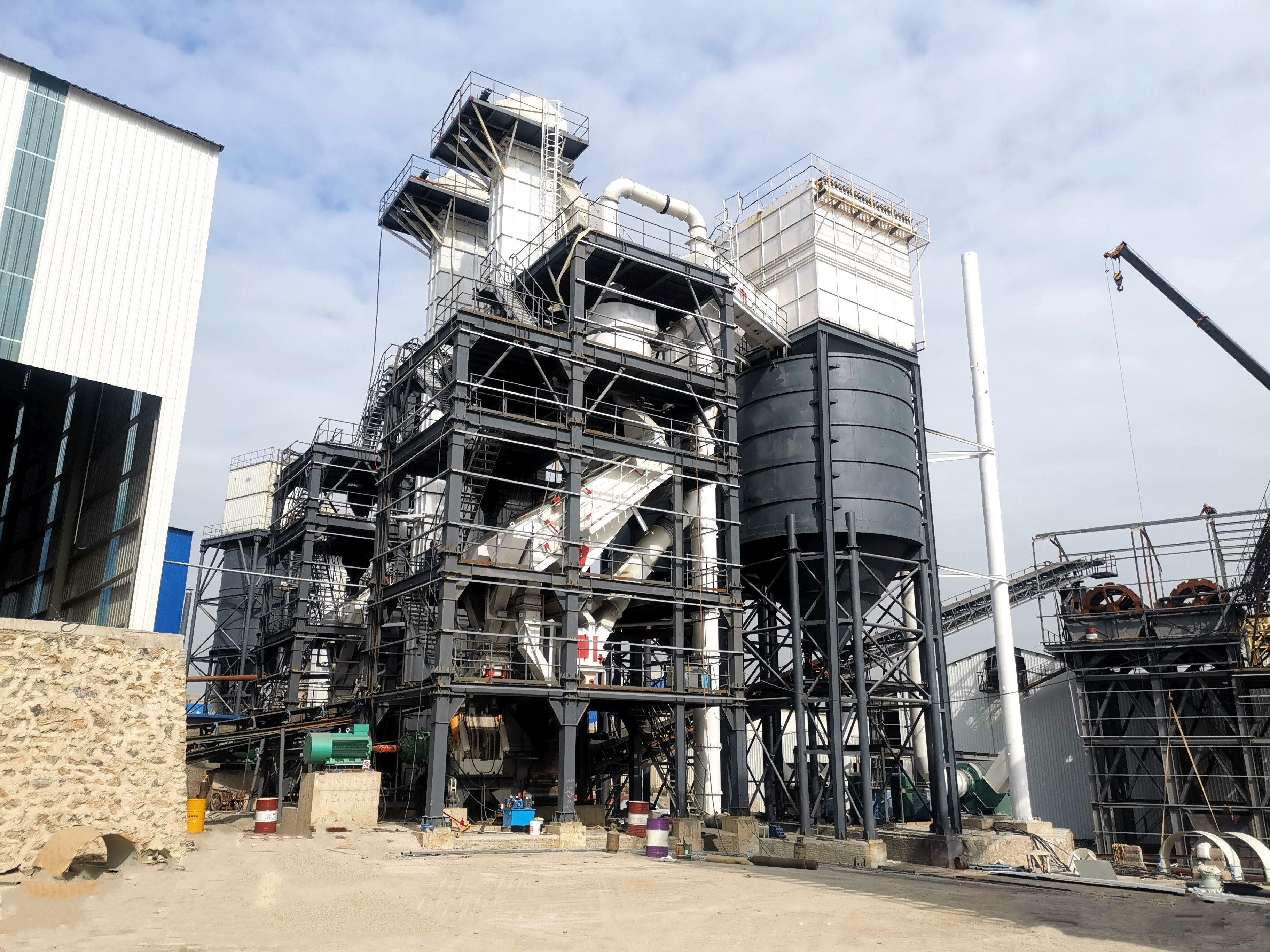 制砂樓：打造粒形圓潤、含粉率可控的高品質(zhì)機(jī)制砂